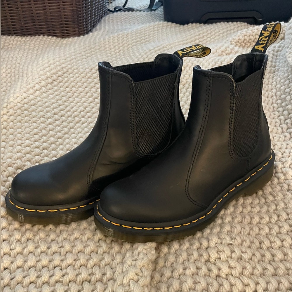 Dr. Martens Chelsea boot size 6